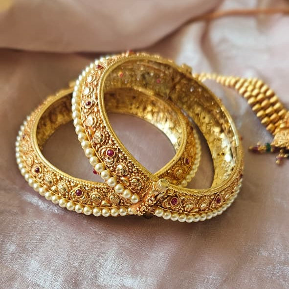 Narayani Tode (Bangles)