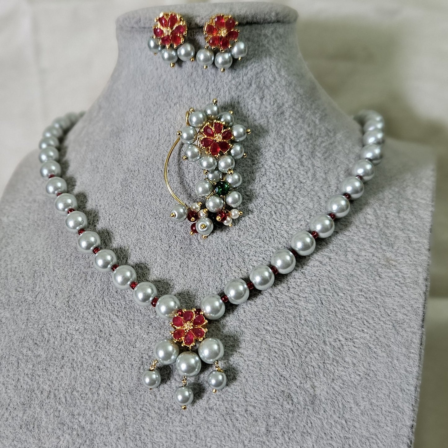 Sharvari pearl necklace